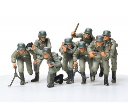 Figures of german assault troops by Tamiya 35030