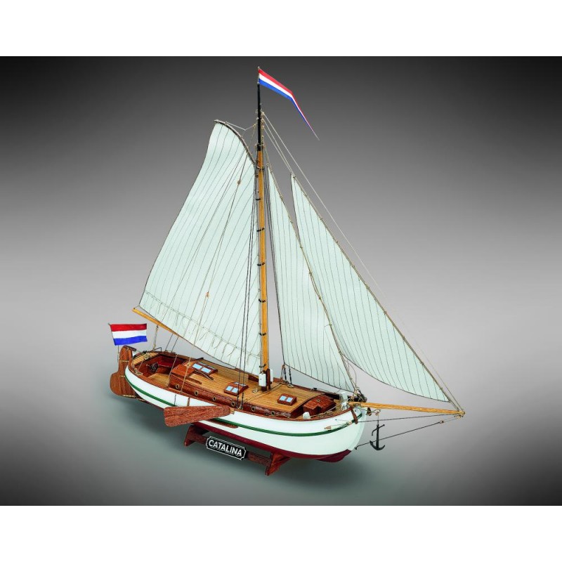 Drewniany model jachtu Catalina firmy Mamoli MV51