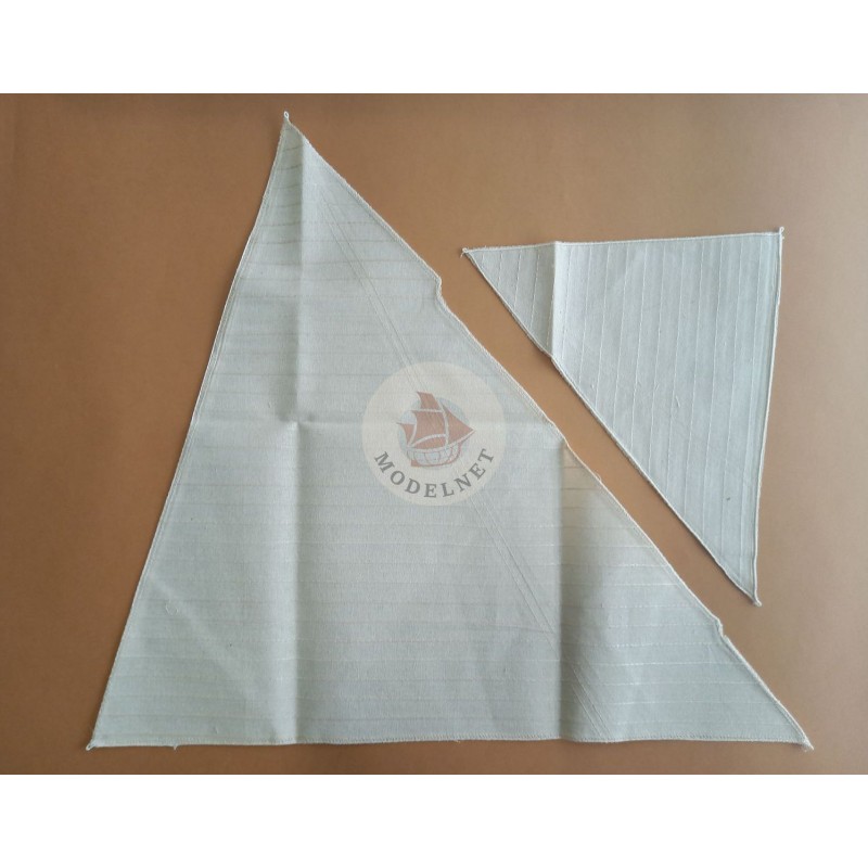 Sails set for model of La Real - Dusek D015