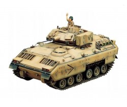 M2 Bradley - Academy 13237