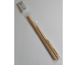 Maszty i reje do modelu kutra straży przybrzeżnej.